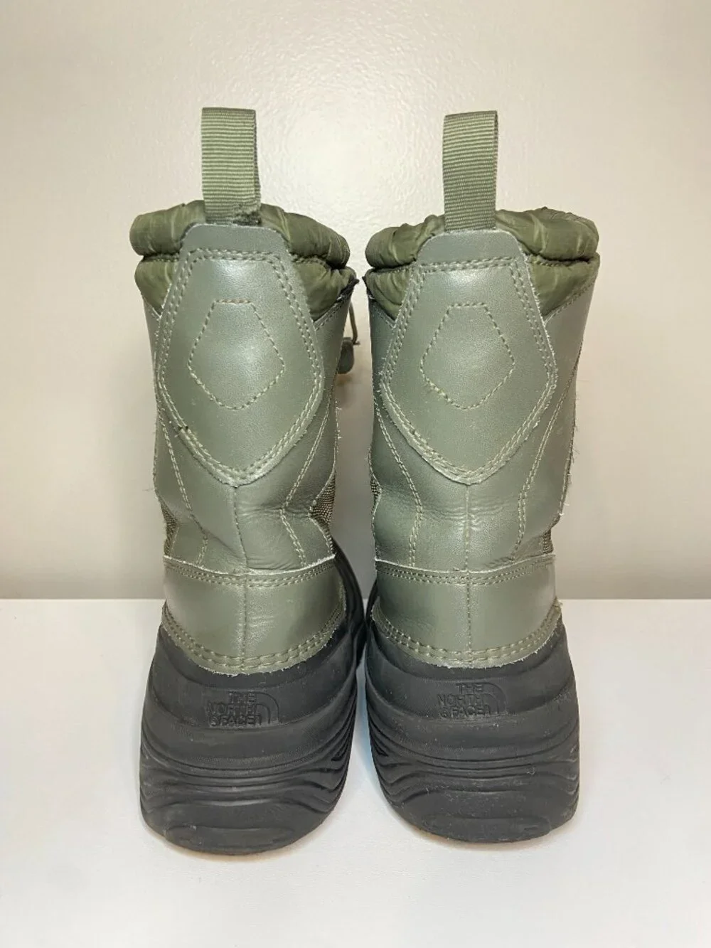 The North Face Alpenglow IV Waterproof Winter Snow Boots Kids Size 7